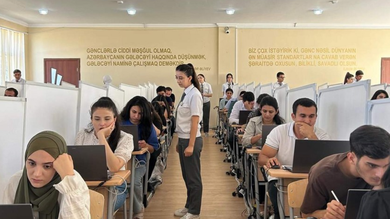 Məktəblinin dostu olmaq istəyənlər imtahan veriblər