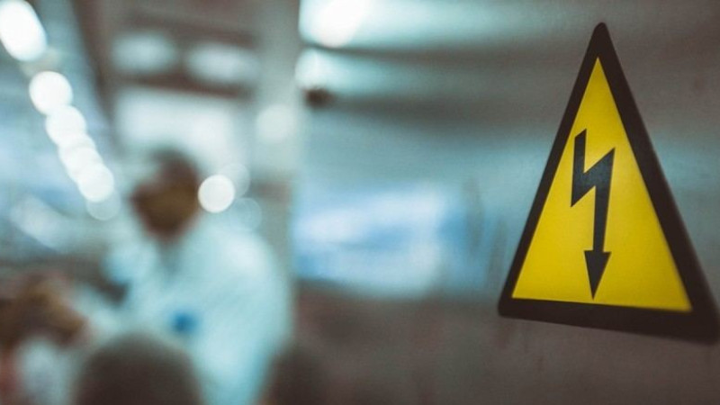 Astarada rabitəçini elektrik cərəyanı vurub öldürdü