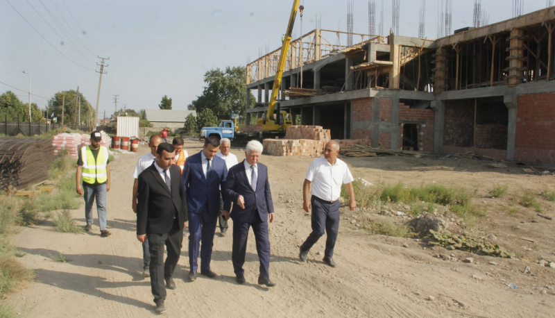 İcra başçısı Göytəpədə aparılan tikinti işləri ilə tanış olub