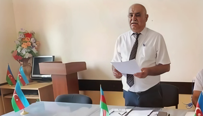 Məktəb direktoruna ilk dərs günü “müjdəsi”: məhkəməyə verildi