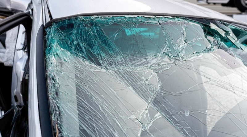 Lerikdə avtomobil dərəyə aşıb: sürücü xəsarət alıb