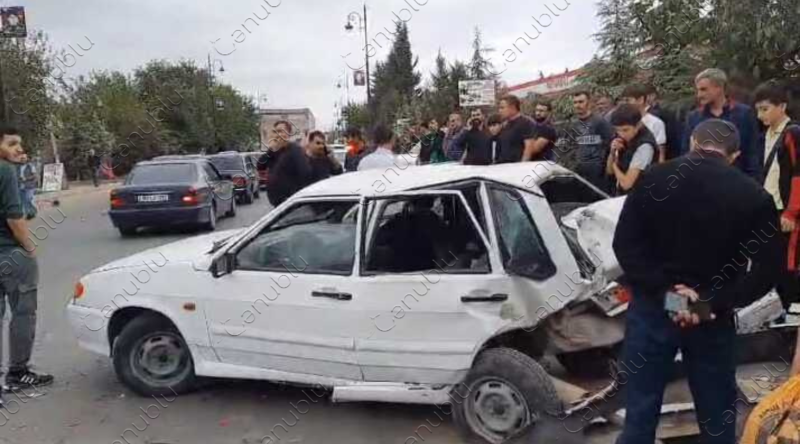 Cəlilabadda gəlin maşını qəzaya düşüb