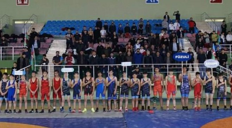 Biləsuvarda  yeniyetmə pəhləvanlar şəhidləri yad etdilər