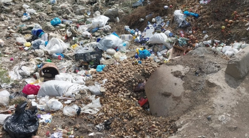 Cəlilabadlılar zibilliyə çevirdikləri çaydan şikayətlənirlər