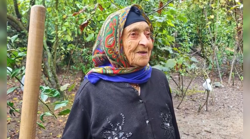 İllərə meydan oxuyan 85 yaşlı astaralı ağbirçək