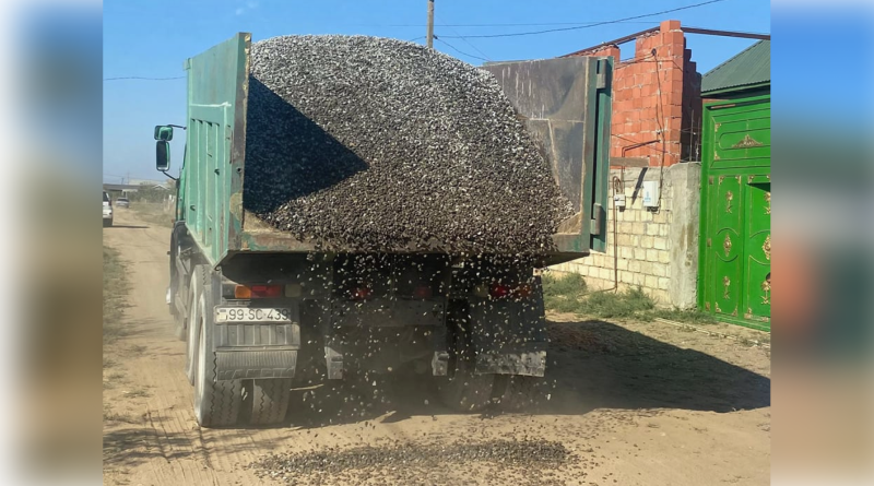 Uzuntəpə kəndində yollar təmir edilib