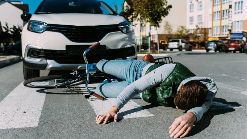 Cəlilabadda avtomobil 14 yaşlı piyadanı vuraraq öldürüb