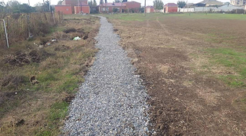 Mübariz İbrahimovun qardaşlarından şagirdlərə ƏRMƏĞAN