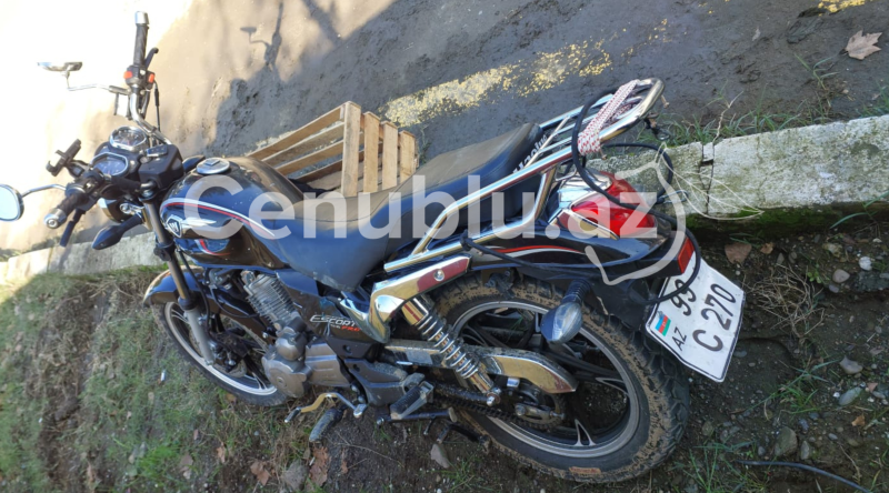 Lənkəranda avtomobil motosikletlə toqquşub: Xəsarət alan var