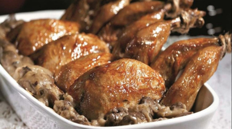 Müştərilərə ov quşlarından yeməklər verən restoran sahibləri CƏZALANDIRILDI
