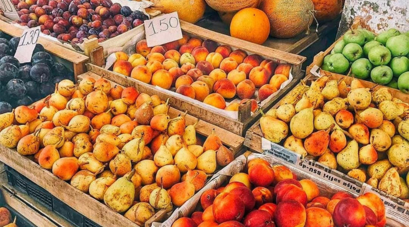 Astaranın Pensər kəndində çayın sahilində yerləşən bazar - VİDEO