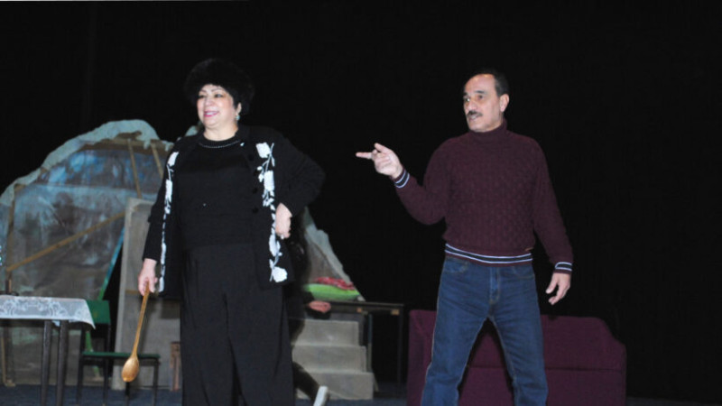 “Bilet əvəzinə konfet kağızı verirdik” – Sumqayıt teatrının BAŞ REJİSSORU ilə MÜSAHİBƏ