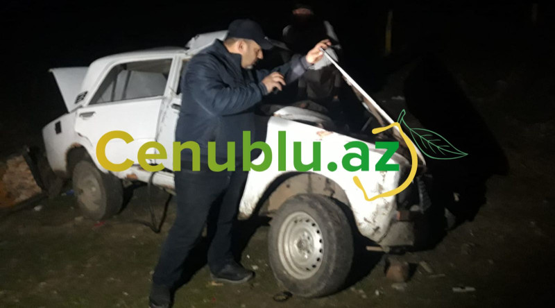 Minik avtomobilləri aşdı, iki qardaş xəsarət aldı