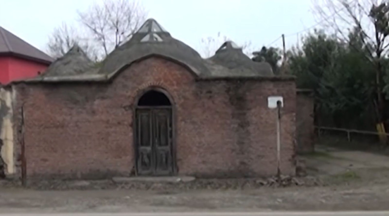 Astarada yumurta sarısı ilə inşa edilən tarixi hamam yararsız vəziyyətdədir