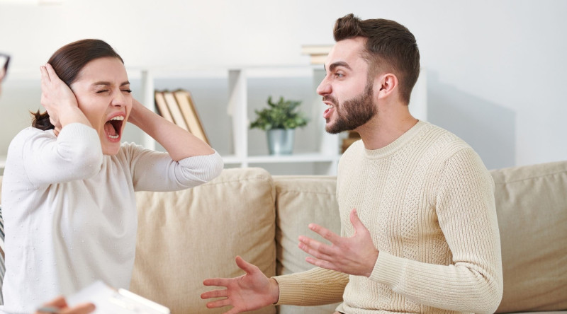 Kişilər boşandıqları qadından niyə əl çəkmir?