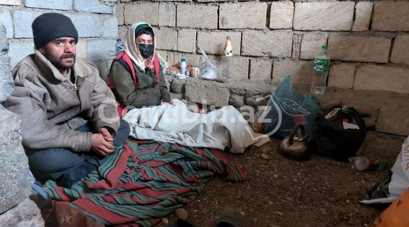 Astarada bacı-qardaş 7 aydır küçədə yaşayır - FOTO/VİDEO