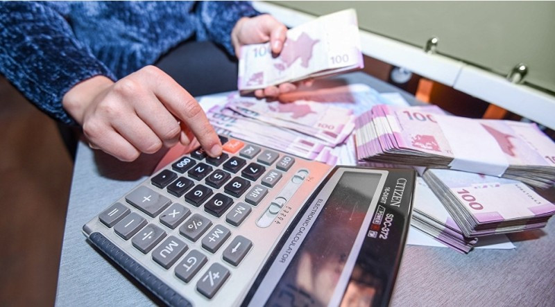 Bu şəxslərin də maaşları artırıldı