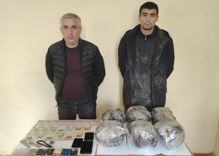 Narkotik vasitələri ölkə ərazisinə keçirməyə cəhd edən şəxslər saxlanılıb - VİDEO