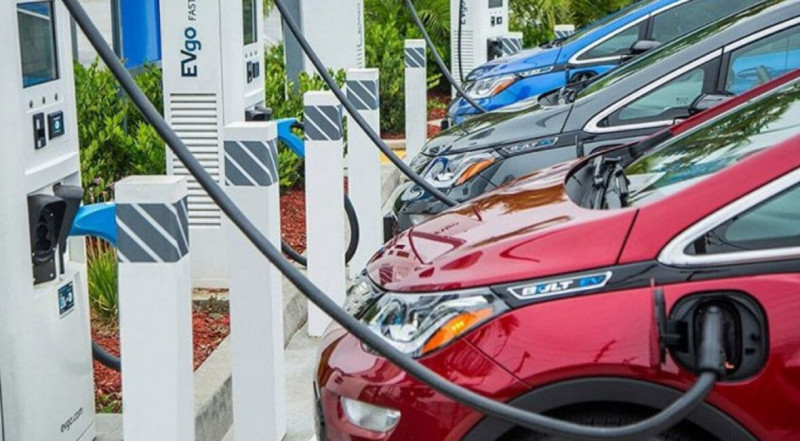 Elektromobillərə xidmət göstərən sahibkarlar narazıdırlar