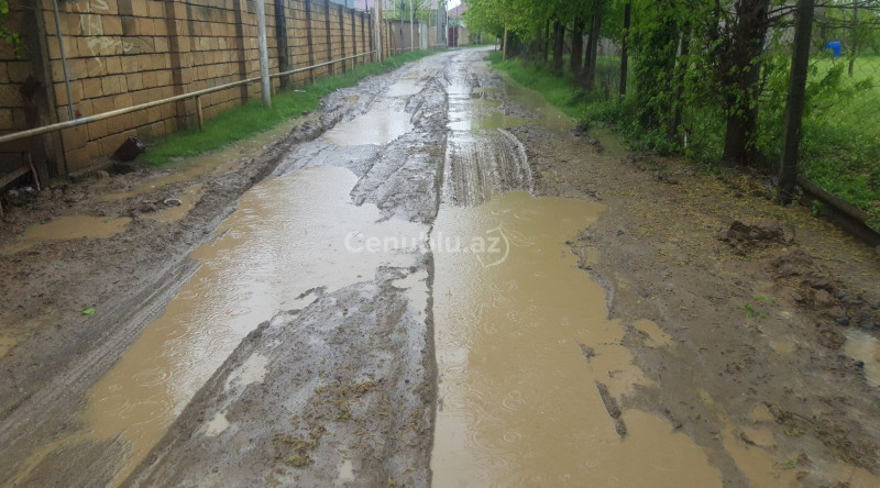 Biləsuvarın mərkəzi küçələrində yol problemi