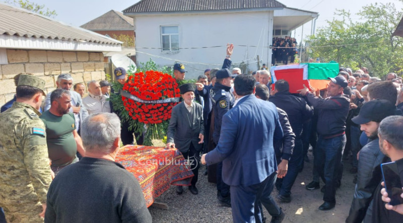 Həlak olan lənkəranlı hərbçinin nəşi ailəsinə təhvil verilib - VİDEO