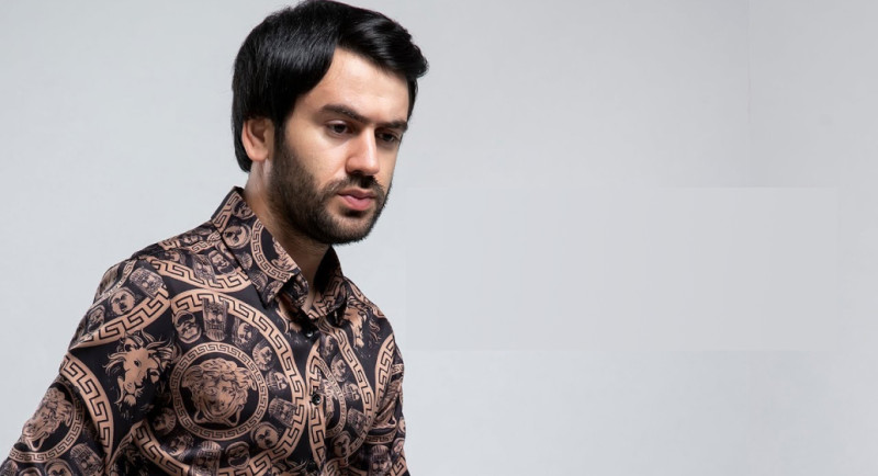 Qazaxıstanlı bloqer Üzeyir Mehdizadənin ifasına valeh oldu - VİDEO