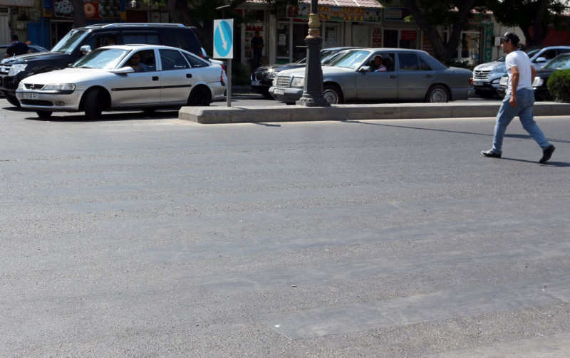 Lənkəranda silinmiş piyada keçidi: Heç kimin vecinə də deyil
