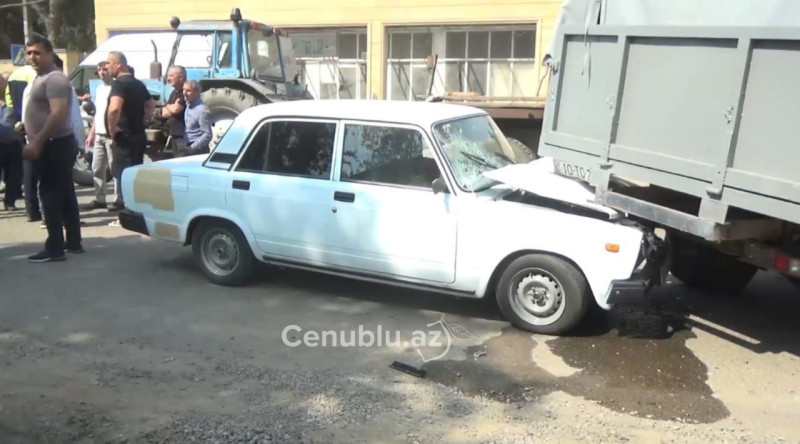 Cəlilabadda zəncirvari qəza: 4 maşın toqquşub - FOTO