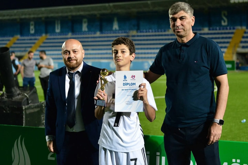 “Xəzər-Lənkəran”ın sabiq futbolçusunun oğlu ən yaxşı oyunçu seçildi