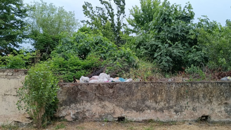 Keçmiş dispanser ZİBİL POLİQONUNA çevrilib - VİDEO