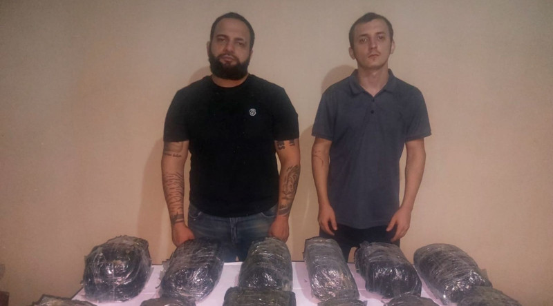 Dövlət sərhədində ATƏŞ AÇILDI: 12 kq narkotik götürüldü