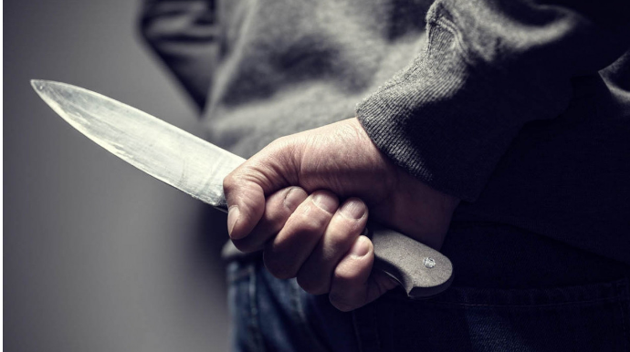 Qardaşları qəzaya düşən şəxs həmyerlisini bıçaqladı – HÖKM