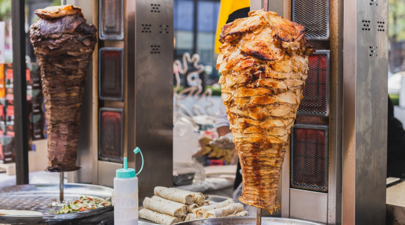 Lənkəranda dönərxana alovlanıb