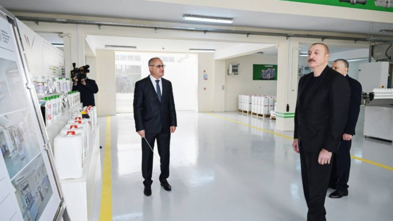 Prezident İlham Əliyev Sabirabadda aqrokimyəvi vasitələrin istehsalı müəssisəsinin fəaliyyəti ilə tanış olub - YENİLƏNİB
