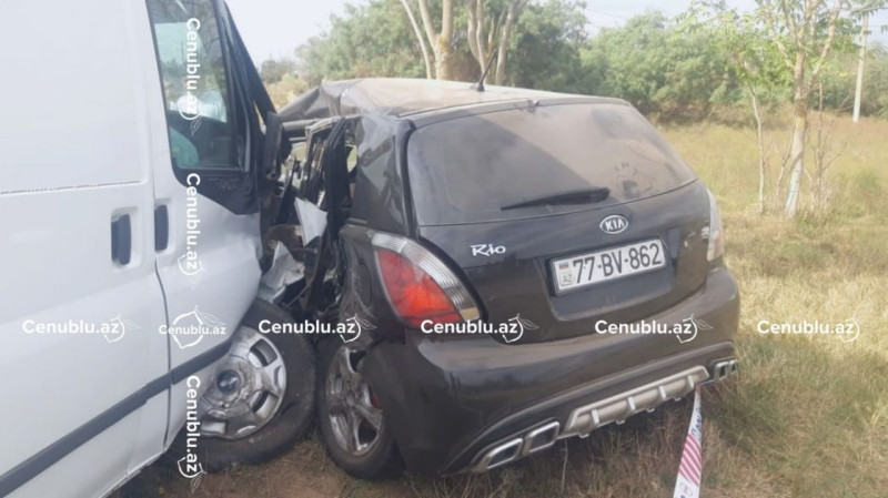 Biləsuvarda qəza: 4 nəfər xəsarət alıb