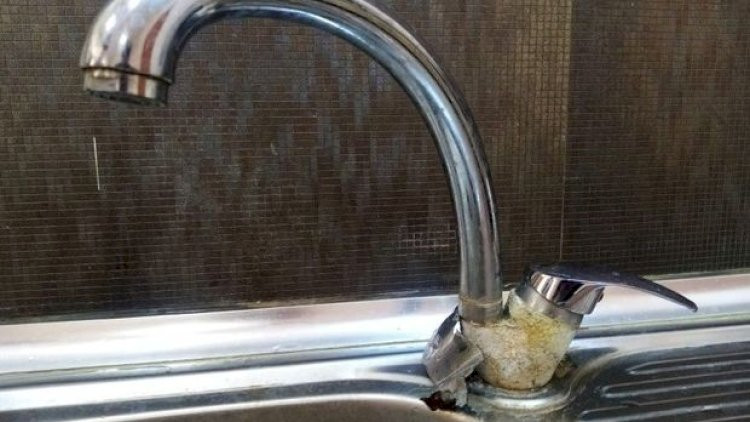 “Krandan su yox, palçıq gəlir” – Lənkəranda sakinlərin narazılığı - VİDEO