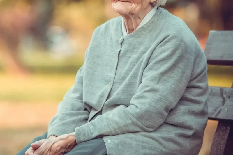 Sabirabadlı dayə qulluq etdiyi 85 yaşlı qadını döydü