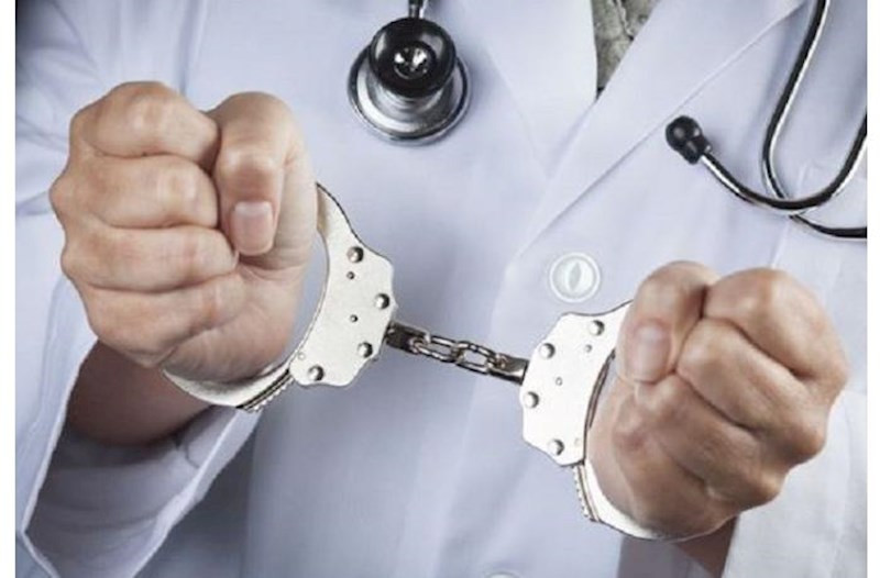 4 yaşlı qızın ölümünə səbəb olan həkimlə bağlı qərar