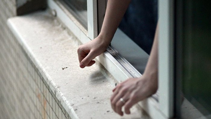 Masallı sakini 12-ci mərtəbədən yıxılaraq ölüb