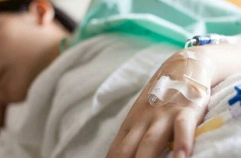 Sabirabadda bir ailənin 4 üzvü qidadan zəhərlənib, 11 yaşlı uşaq ölüb