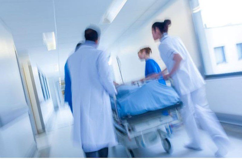 Lənkəranda mikroavtobus qadını vurdu