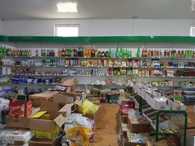 Neftçalada marketdə yararsız məhsullar aşkarlanıb