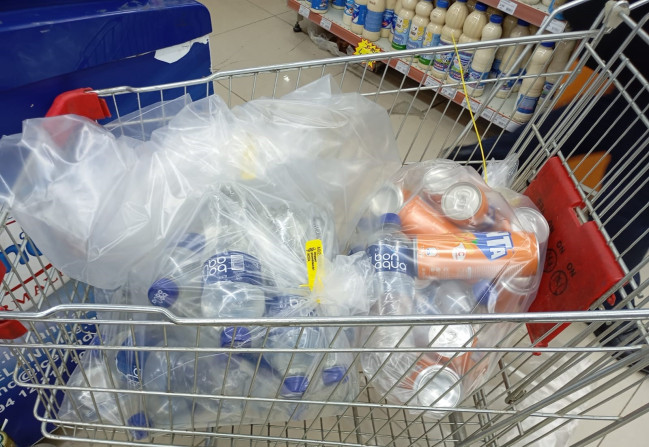 Salyanda Aystore marketdə ciddi pozuntular