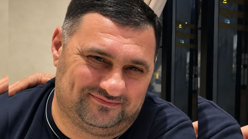 Tanınmış iş adamı qəfil vəfat etdi