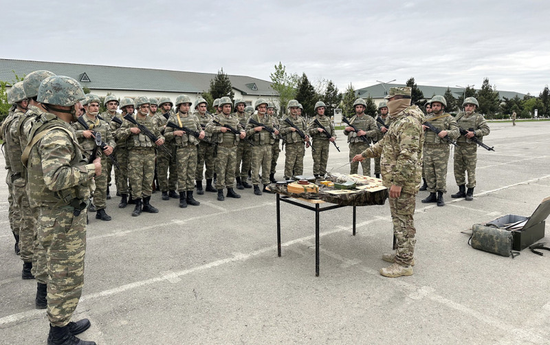 Hərbi xidmətdən yayınanları bu CƏZALAR GÖZLƏYİR