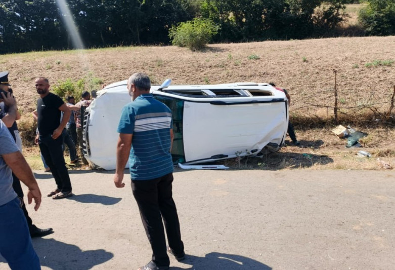 Cəlilabadda Toyota Prado aşdı, 4 nəfər yaralandı