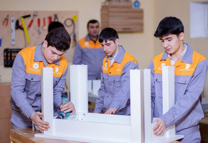Peşə məktəblərinə qəbul başladı