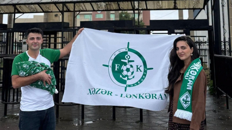Ata yeni doğulan körpəsini evə yox, stadiona apardı