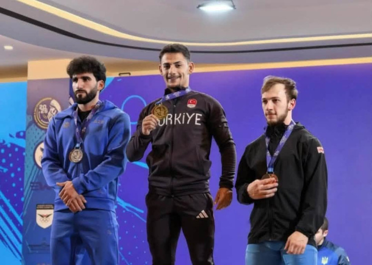 Lənkəranlı idmançı Avropa birinciliyindən 3 medalla qayıdır