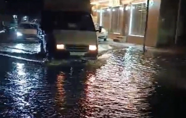Biləsuvar bazarını yağış suları basıb - VİDEO